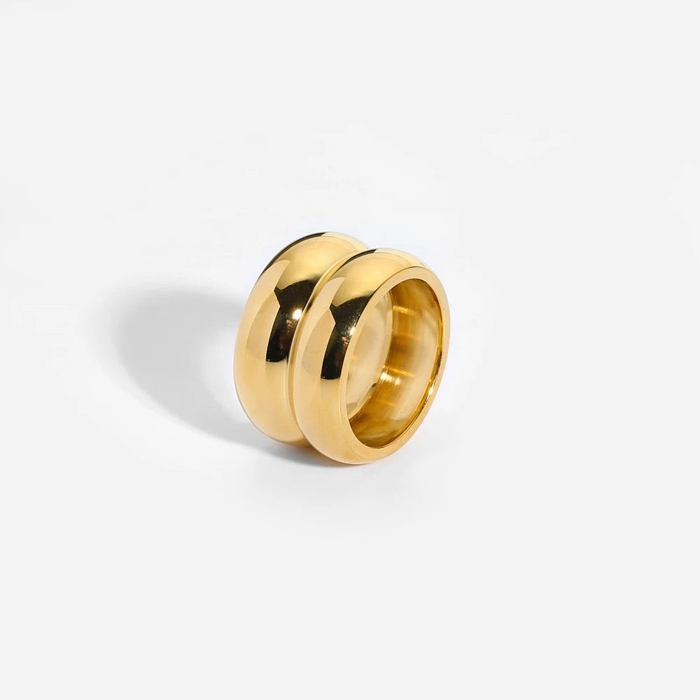 Stand out with our unique double globe ring
